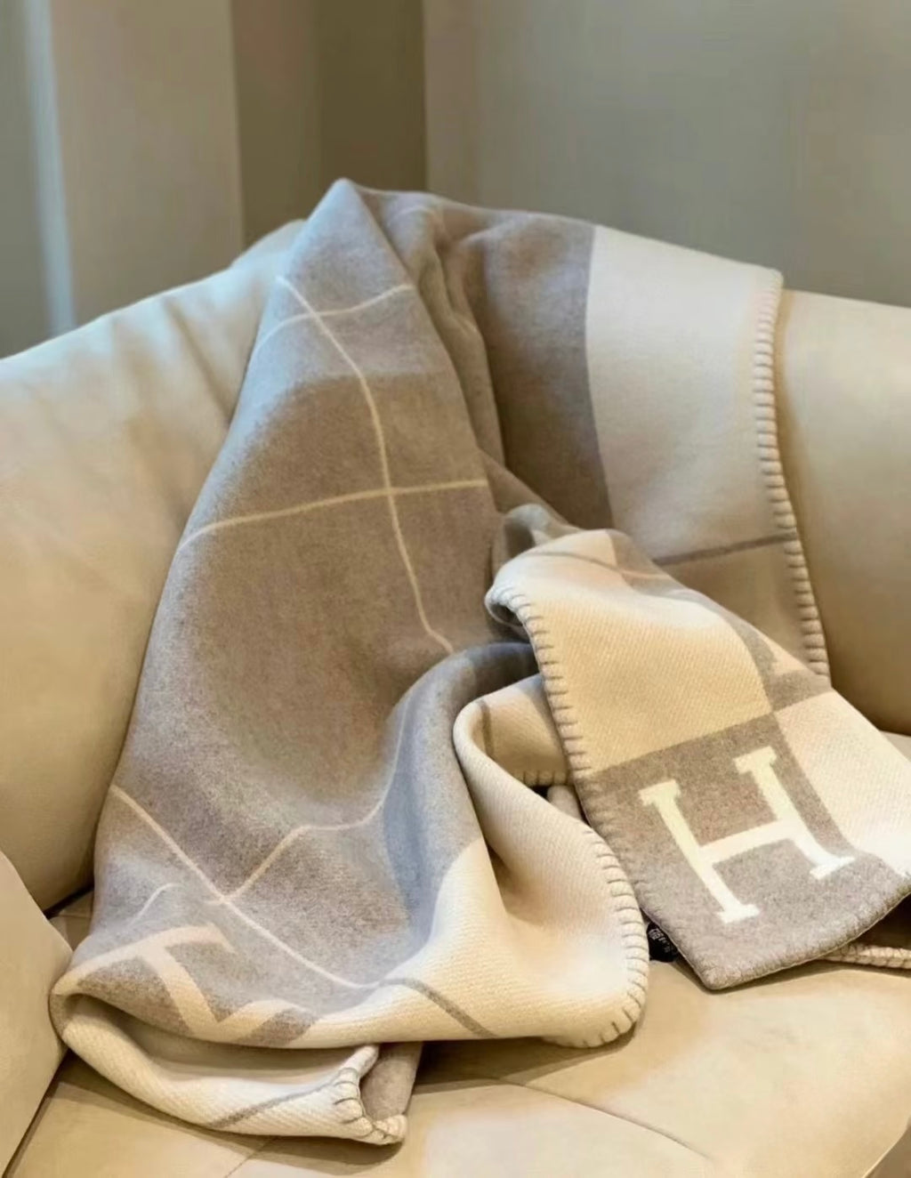 Hermès Grey Cashmere Throw