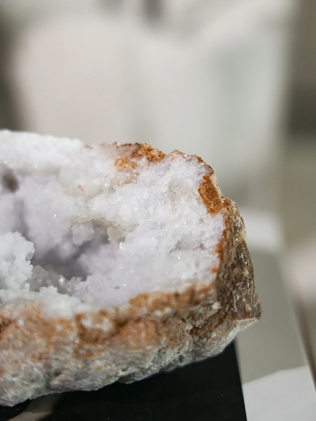 QUARTZ CRYSTAL GEODE