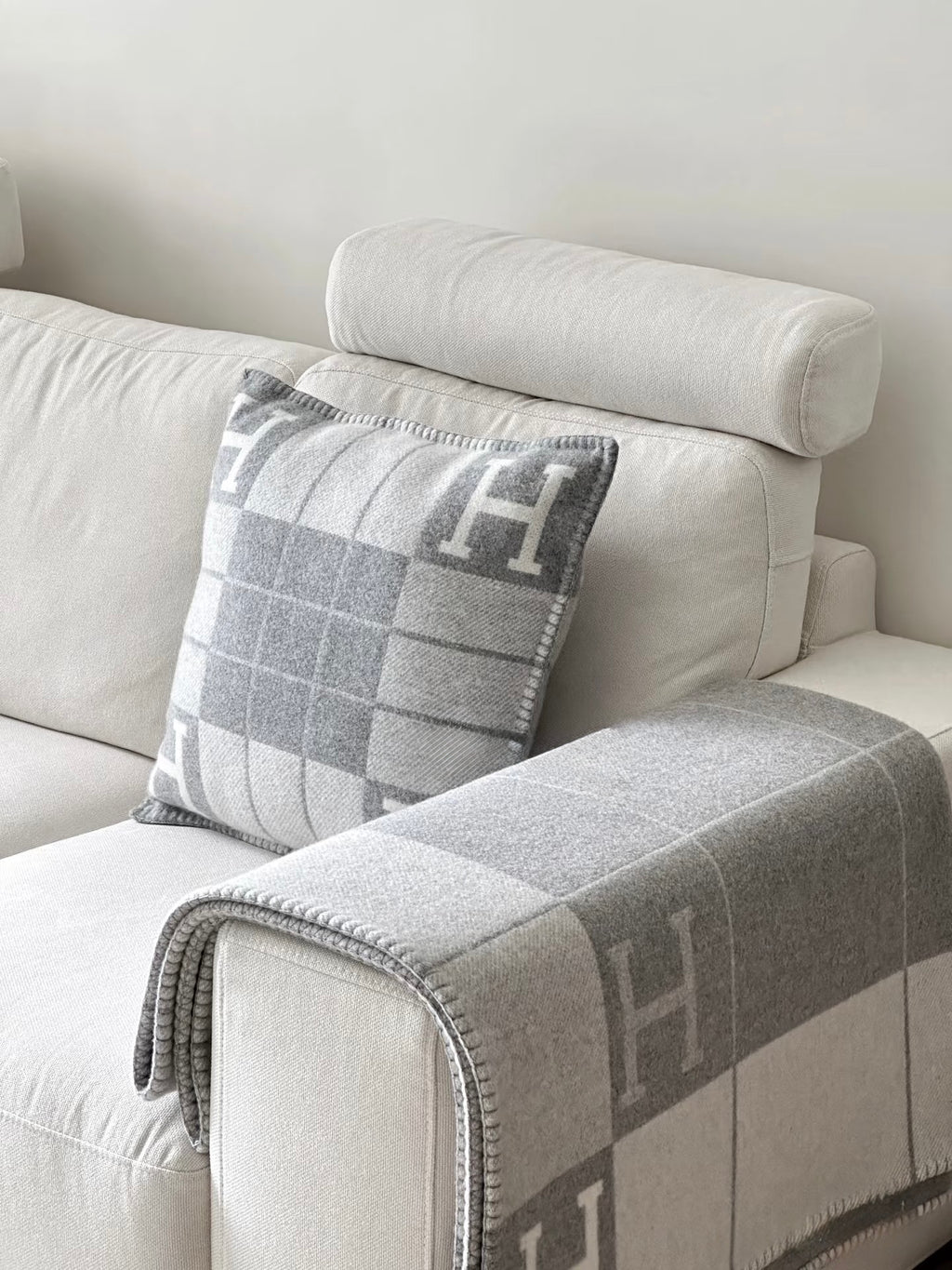 Hermès Grey Cashmere Throw