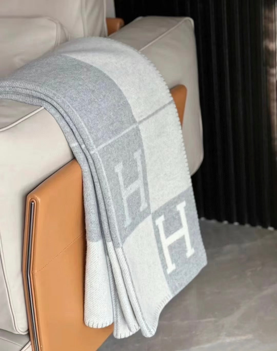 Hermès Grey Cashmere Throw
